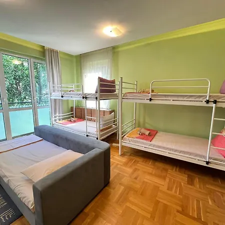 Apartment Mumbai Spacious 2bdr Near Vitosha Blvd And Ndk *