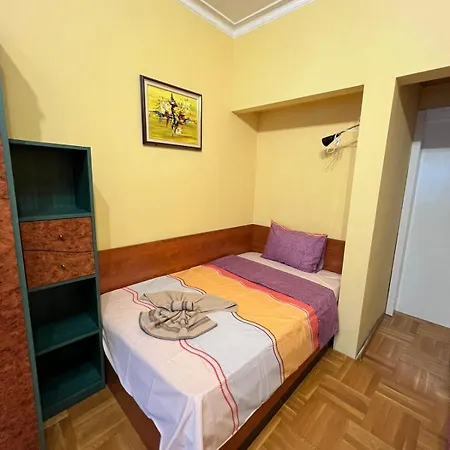 Mumbai Spacious 2bdr Near Vitosha Blvd And Ndk