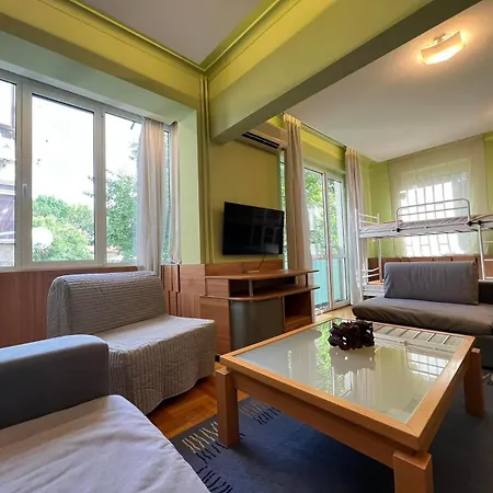 Mumbai Spacious 2bdr Near Vitosha Blvd And Ndk * Sofia