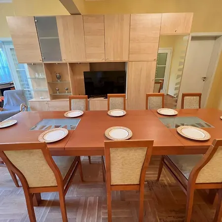 Apartment Mumbai Spacious 2bdr Near Vitosha Blvd And Ndk
